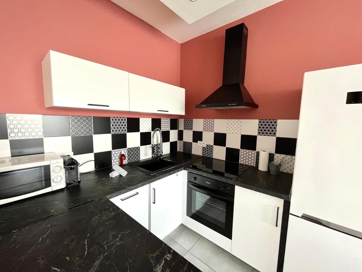 2 Bedrooms - Sea View Apartment Ницца Экстерьер фото